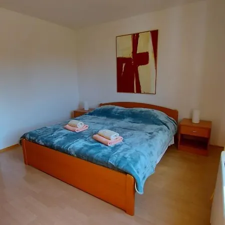 Roberta Apartment