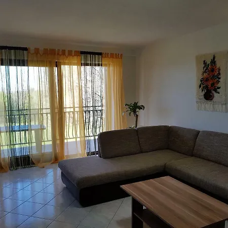 Roberta Apartment *