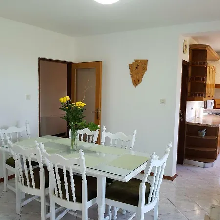 Roberta Apartman *