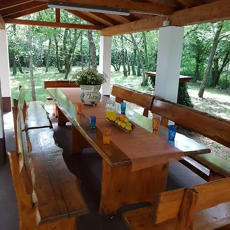 Roberta Apartment *