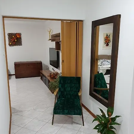 Roberta Apartment